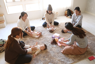 【 親子の絆を深める 〜ベビーマッサージ〜の開催 】